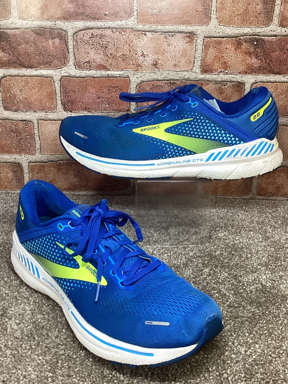Brooks Adrenaline GTS 22 men’s running shoes size 10.5